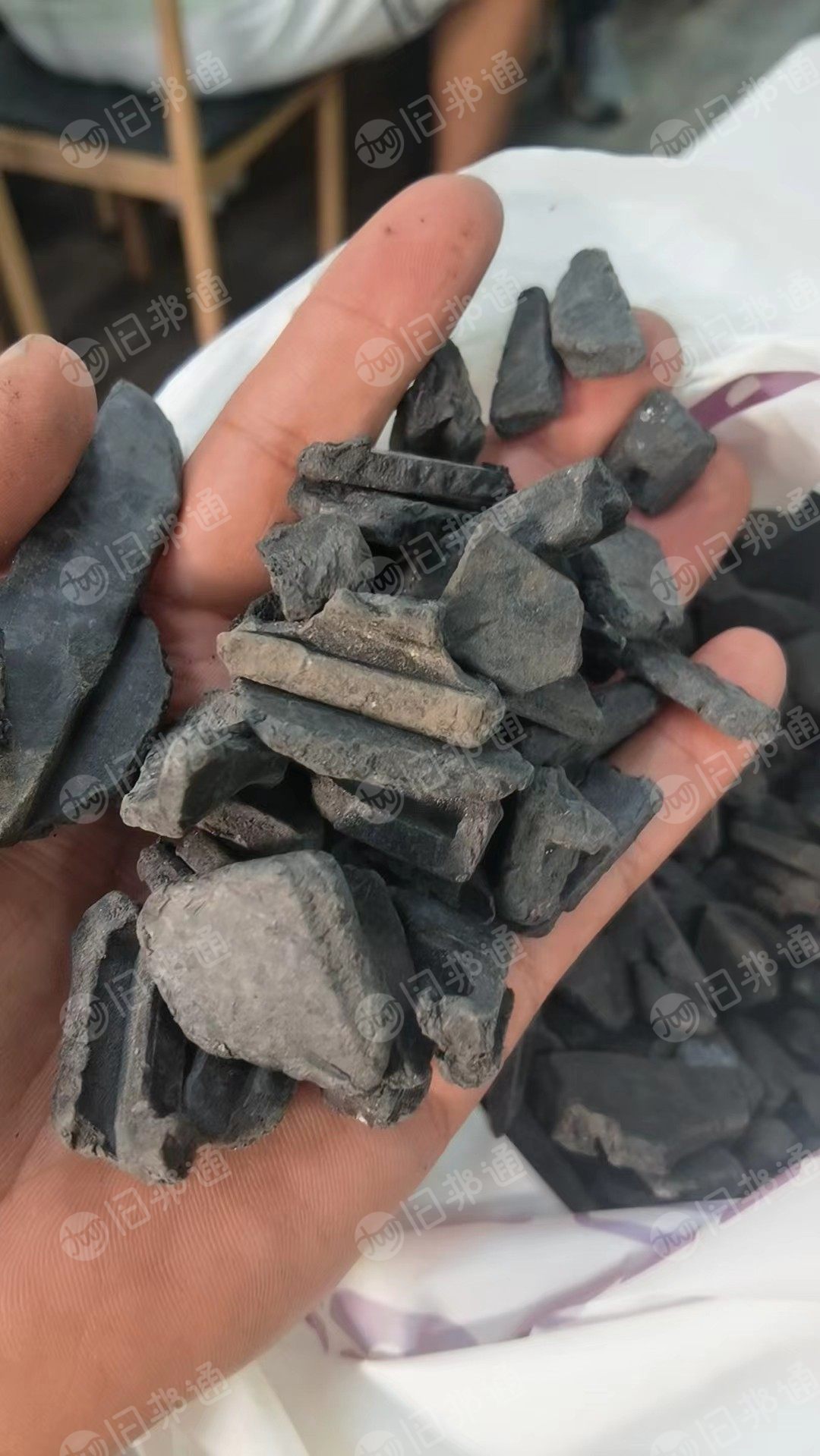 出售加纤阻燃pc破碎料,现货600吨