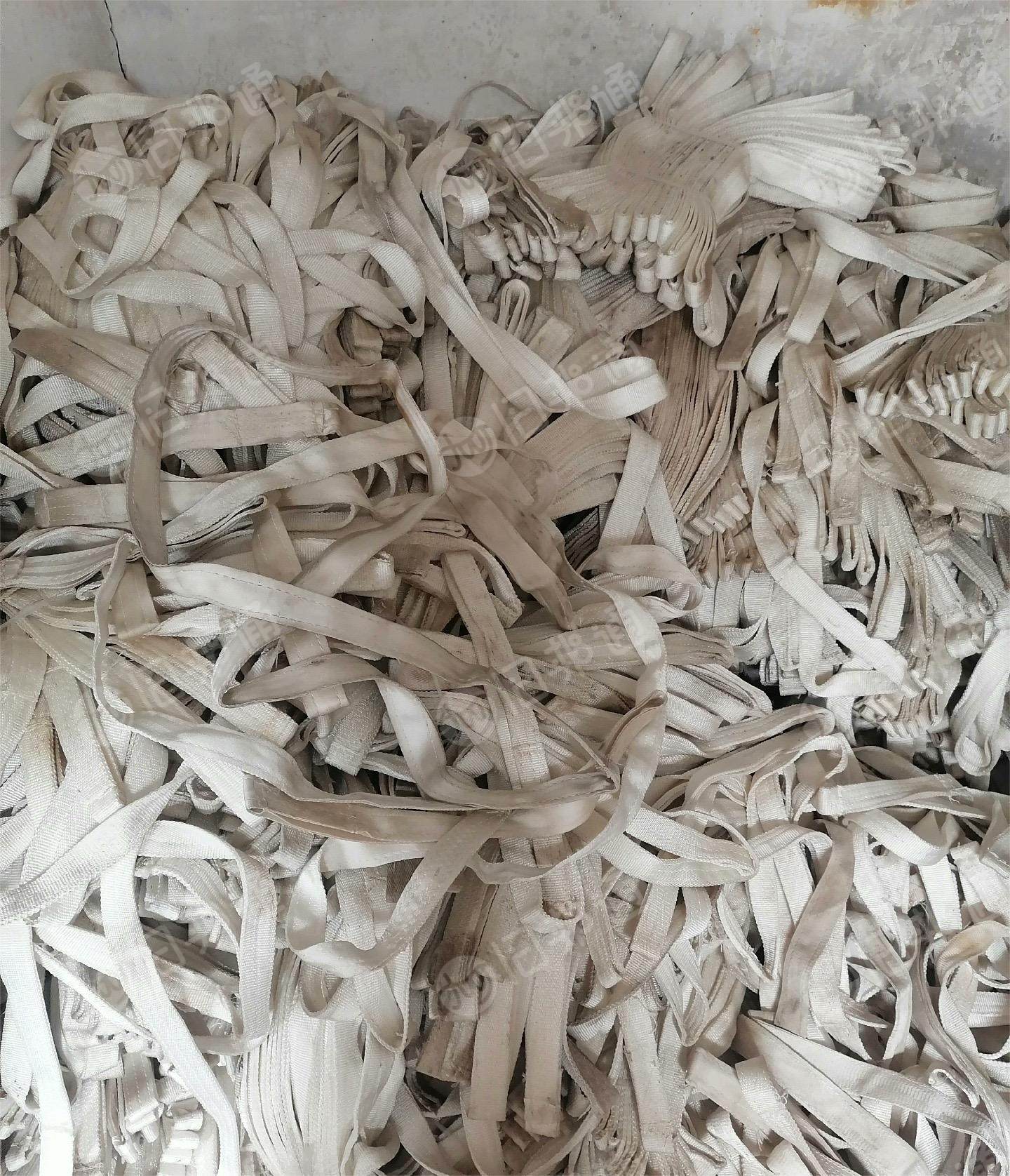 出售涤纶织带,丙纶吊装袋,杂色带,涤纶货3吨左右,其余10吨