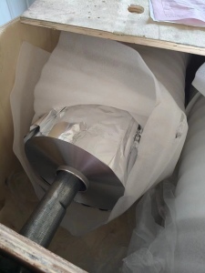 处理一批卷筒铝箔纸，宽幅五六十公分，有七八卷