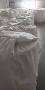 无纺布库存处理，有平纹，珍珠纹，做湿巾用，统货还有六七吨，货在广东汕头