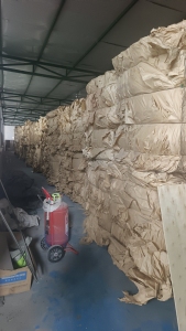 长期出售本色光伏纸废料，大量现货