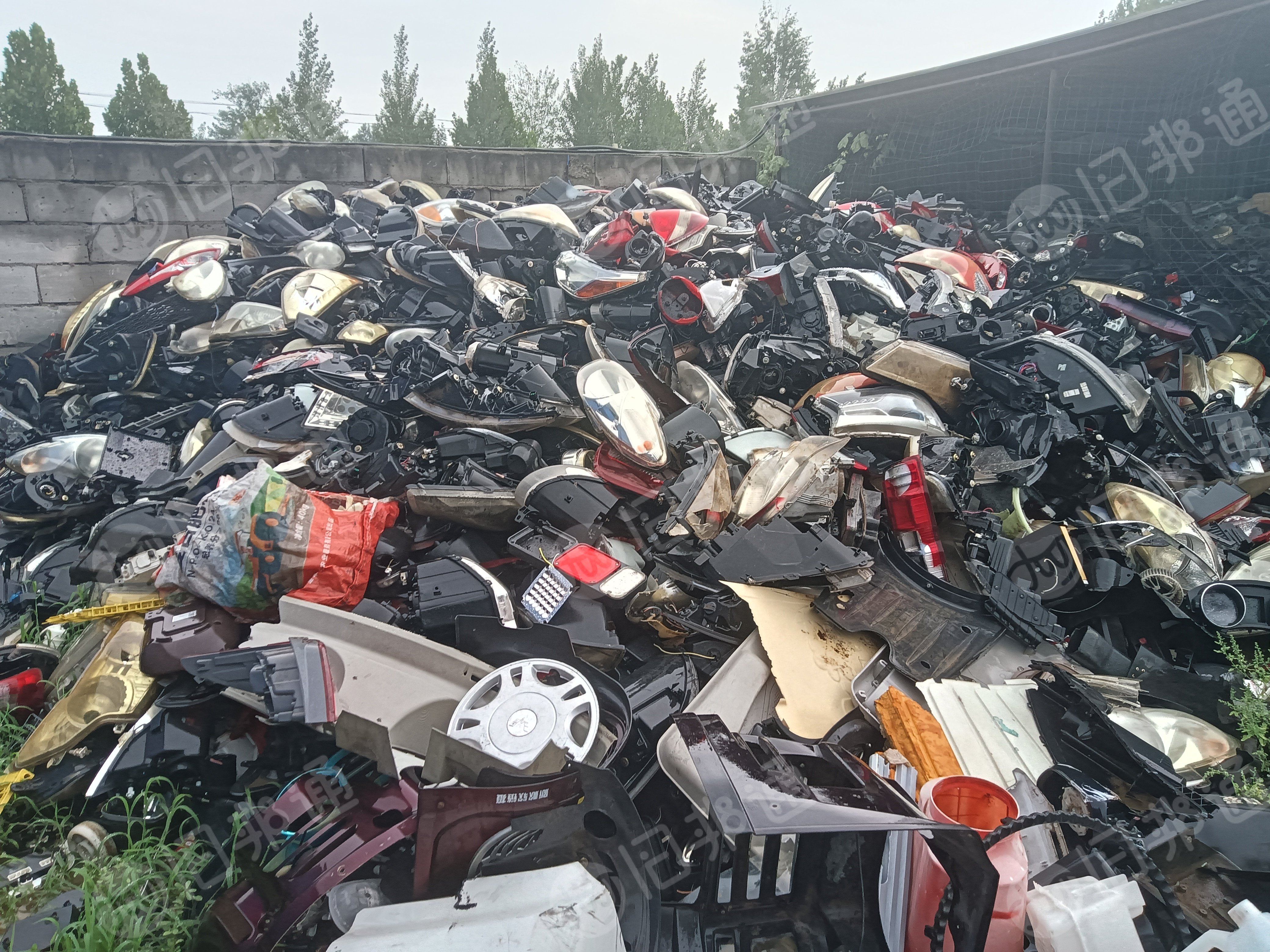 出售汽车大灯,修理厂下来的