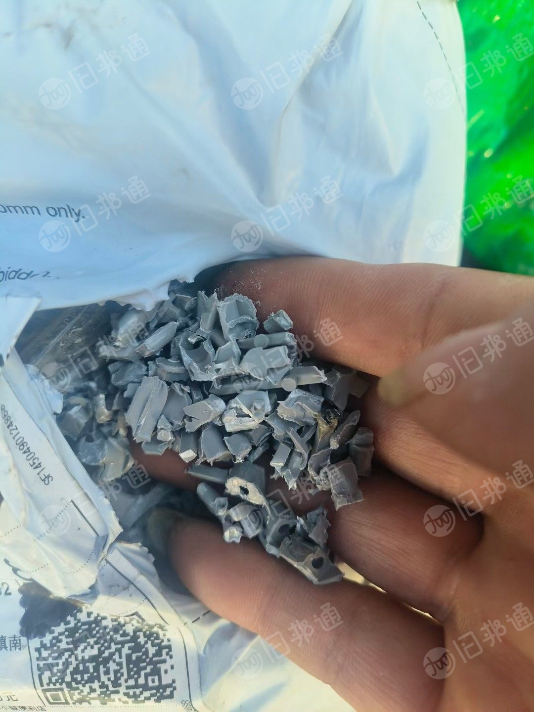 现货供应PA66自熄尼龙破碎料,灰色的,现货15吨左右