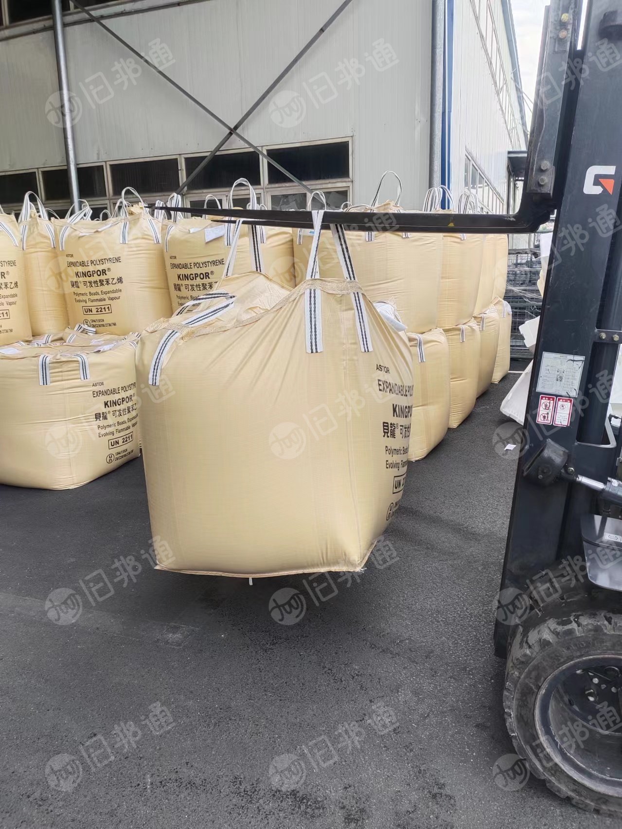 出售二手吨包,之前装过泡沫原料,规格:90*120,95*130,现货2万多条