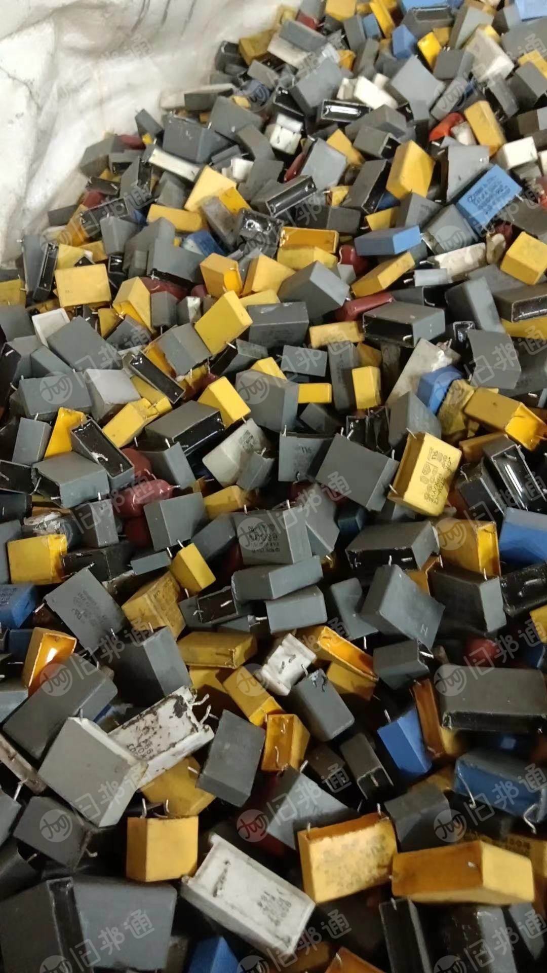 出售PP电容外壳破碎料,月供300多吨