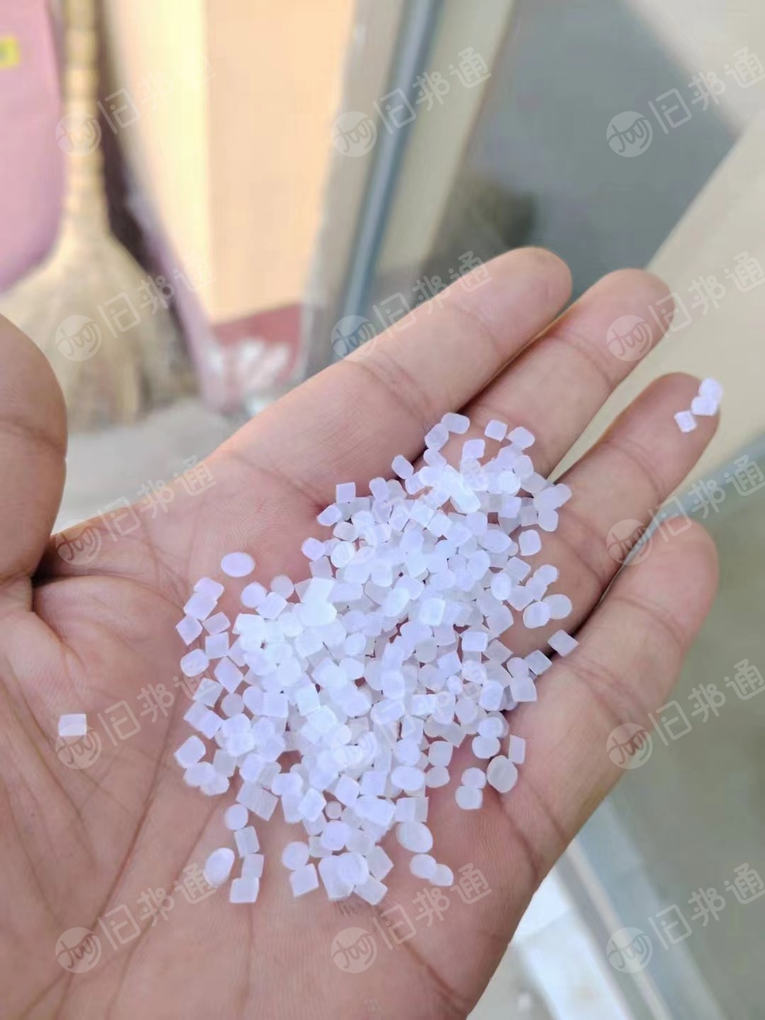 出售高压PE颗粒,各种颜色都有,月供几百吨