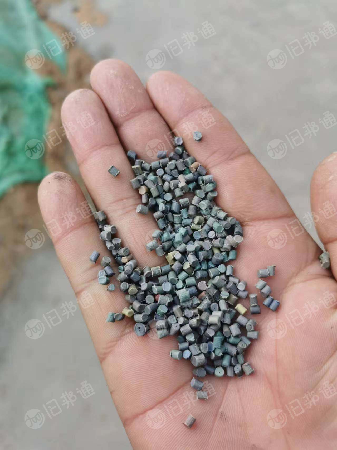 常年出售PE高压轻胶颗粒,过60-120目,现货200吨