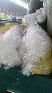 长期出售PE水洗缠绕膜，现货7吨多。干造和水洗的都有