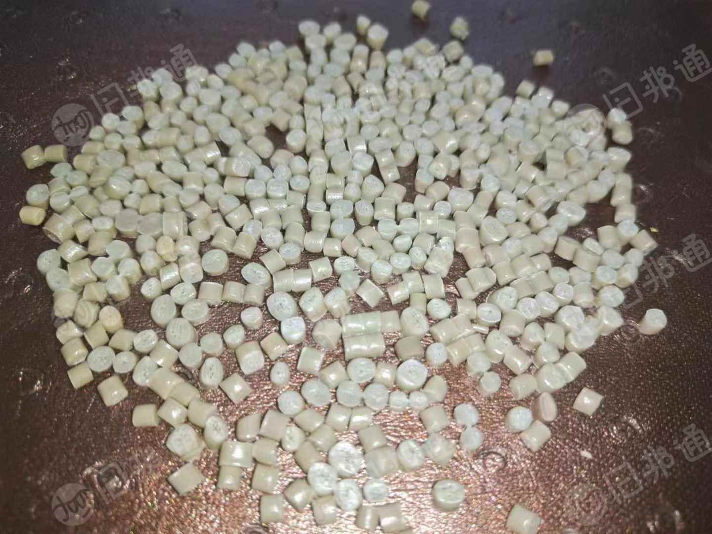 长期出售大棚膜颗粒, 吹膜,注塑,改性都可以,一个月产量三百吨左右