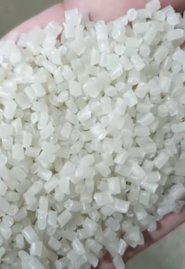 出售PP透明丙颗粒，奶白颗粒