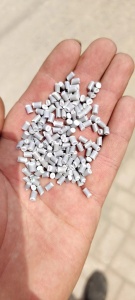 出售PP颗粒，现货5吨，是四层60目的，2层60，1层80也能做