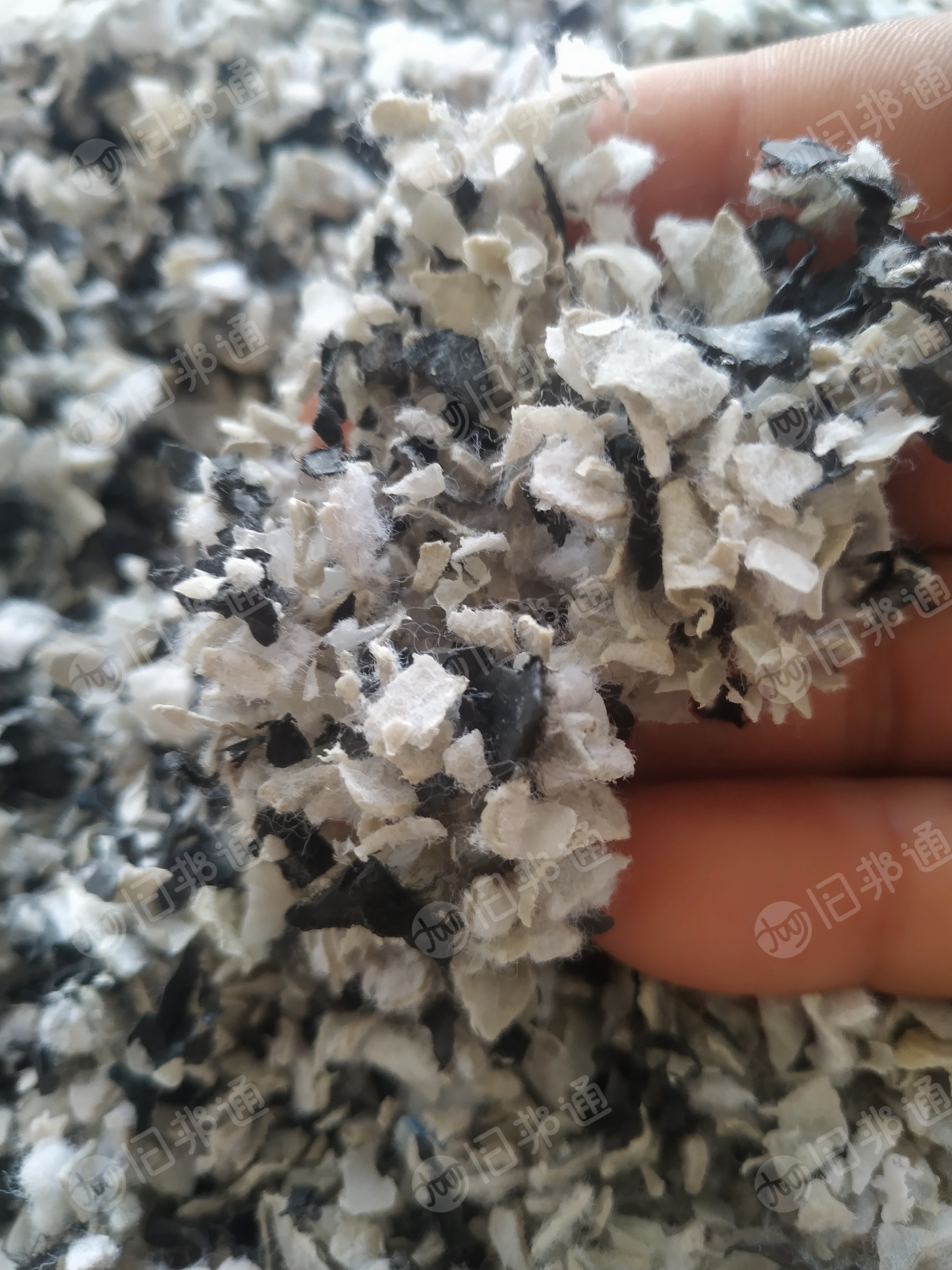 聚酯纤维和pe混合破碎料,出售