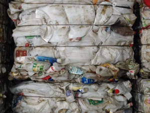 大白压块，现货够车，长期出售