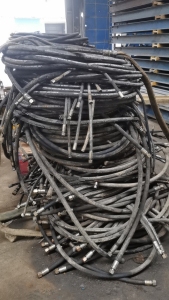 出售橡胶管，含铁60%，现货十吨