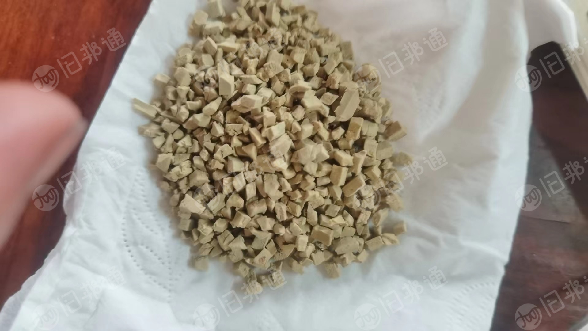 PVC挤塑造粒压扁料,适应于PVC鞋底,PVC吹汽拖鞋,汽车脚垫,地板革等