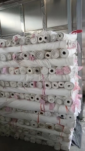 出售库存布，春亚纺口袋布，大小卷布，门幅160，克重98克左右，现货有几十万米，货在江苏苏州