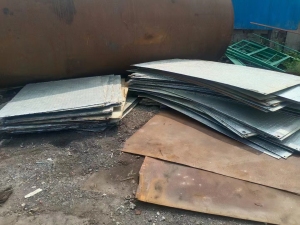 出售4个厚的铁板