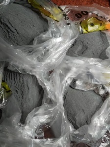 出售43的金属铝粉，每个月1000吨左右