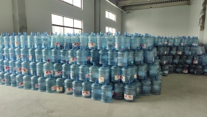 出售PC桶装水，现货9500个，可提供切割设备使用