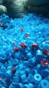 出售桶装水瓶盖，月供7吨，上海金山区