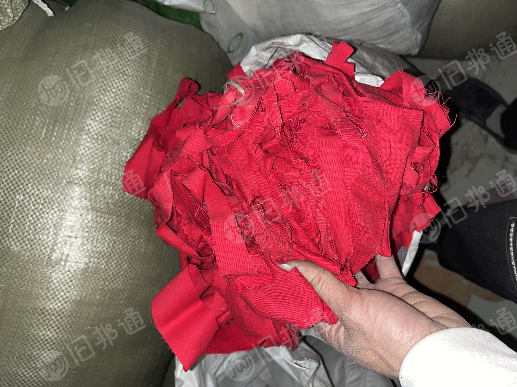 出售针织碎布,梭织碎布,全棉碎布,现货七八吨,