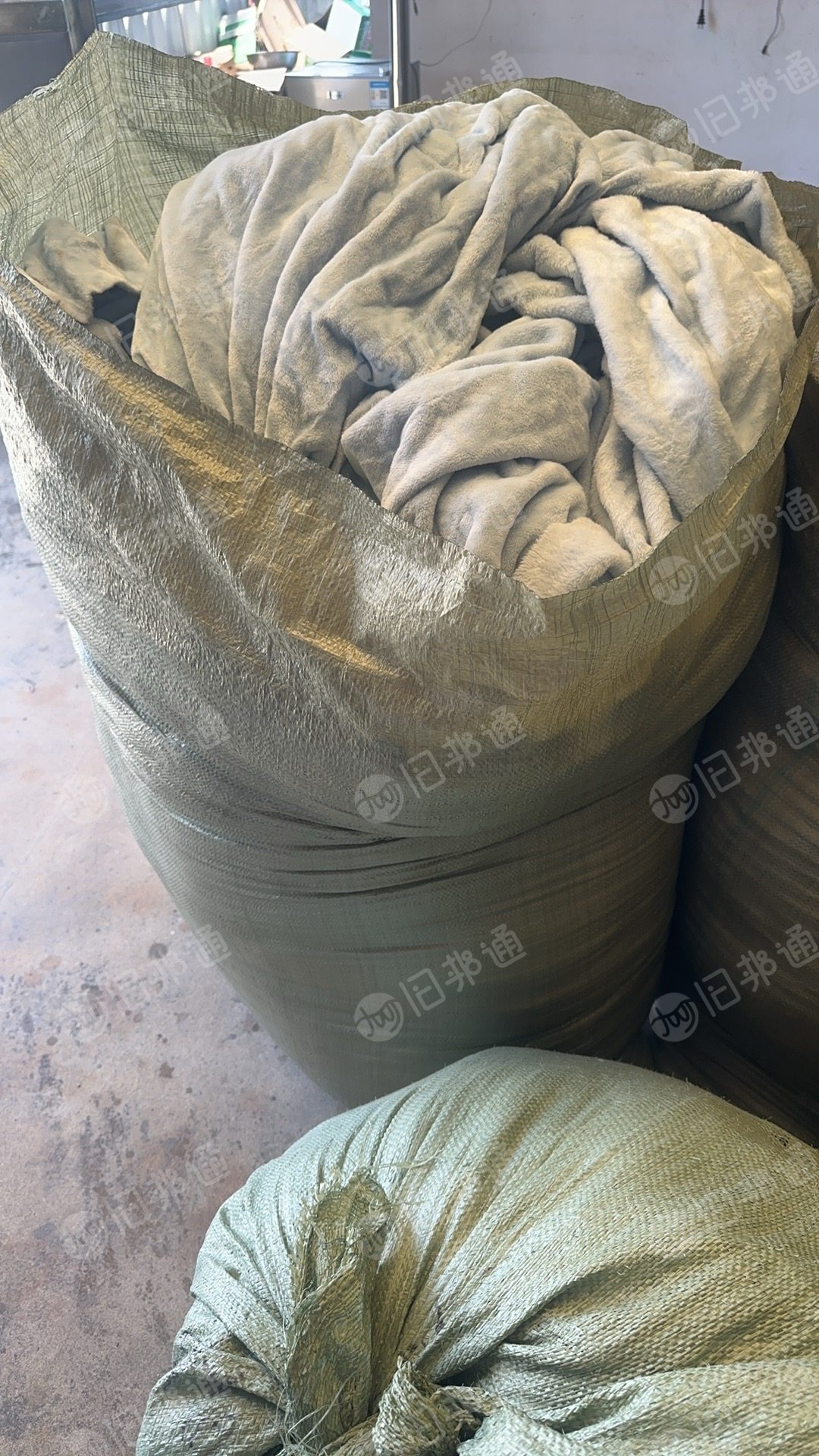 回收涤纶废布,布碎,杂色,服装厂边角料