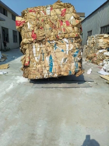 长期出售废纸塑袋，纯牛皮纸袋压包