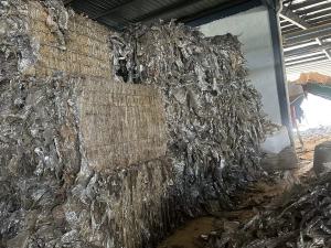 大量出售苹果反光膜废料