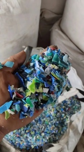 长期出售红蓝丙破碎料