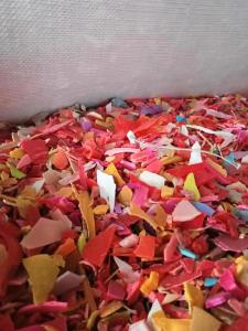 长期大量出售全漂pp花丙破碎料，清洗甩干可直接上机