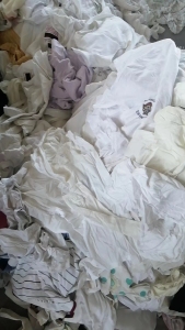 出售旧衣服大白，白料，白开花料，每月有七八吨，货在湖南岳阳