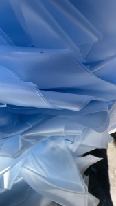 长期出售医疗厂下来的PVC边角料，现货10几吨