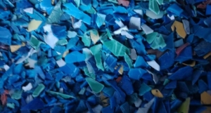 出售蓝桶破碎料，大蓝桶破碎料，小蓝桶破碎料，吨桶破碎料