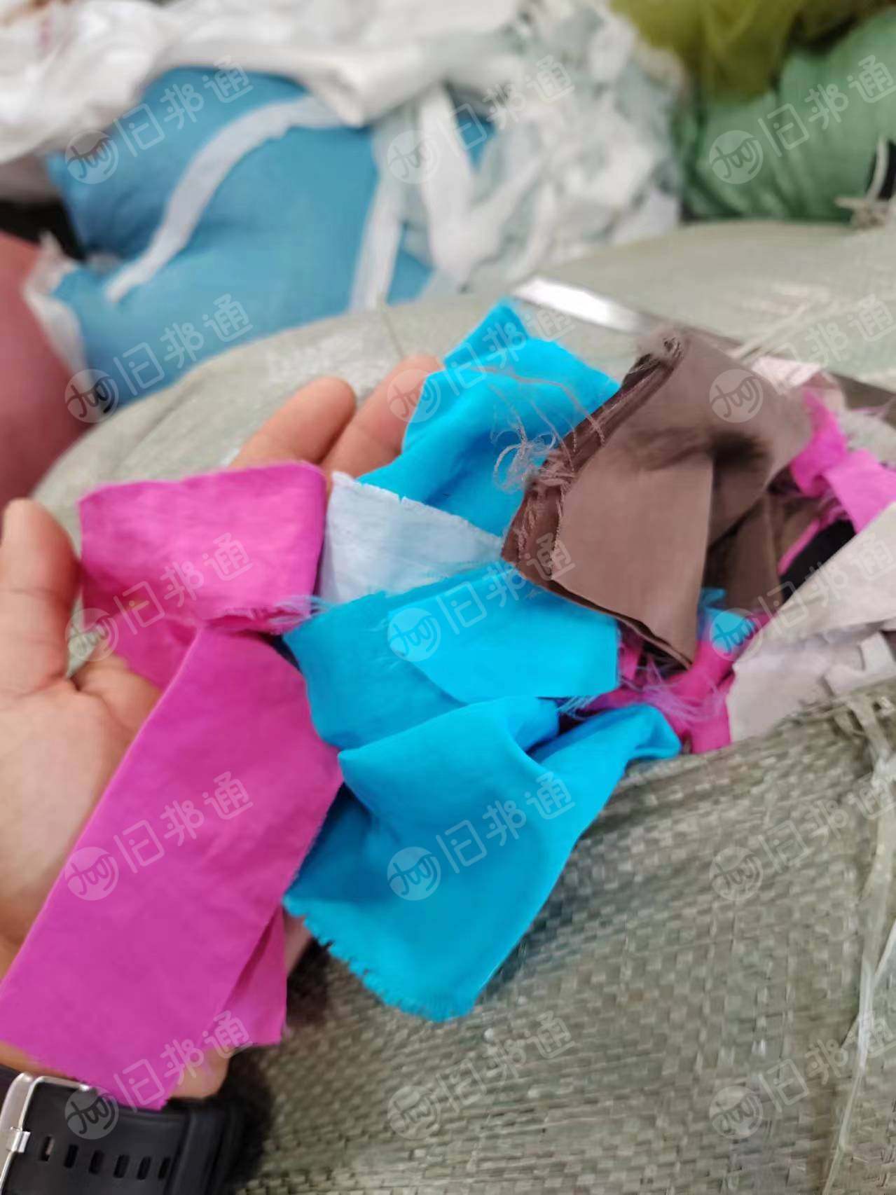 出售杂色尼龙碎布,锦纶碎布,月供200吨,货在广东广州