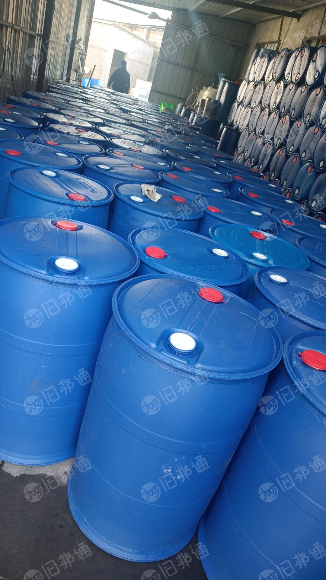 出售清洗好的二手大蓝桶,没有标签纸,现货9米6一车,单个9.5公斤