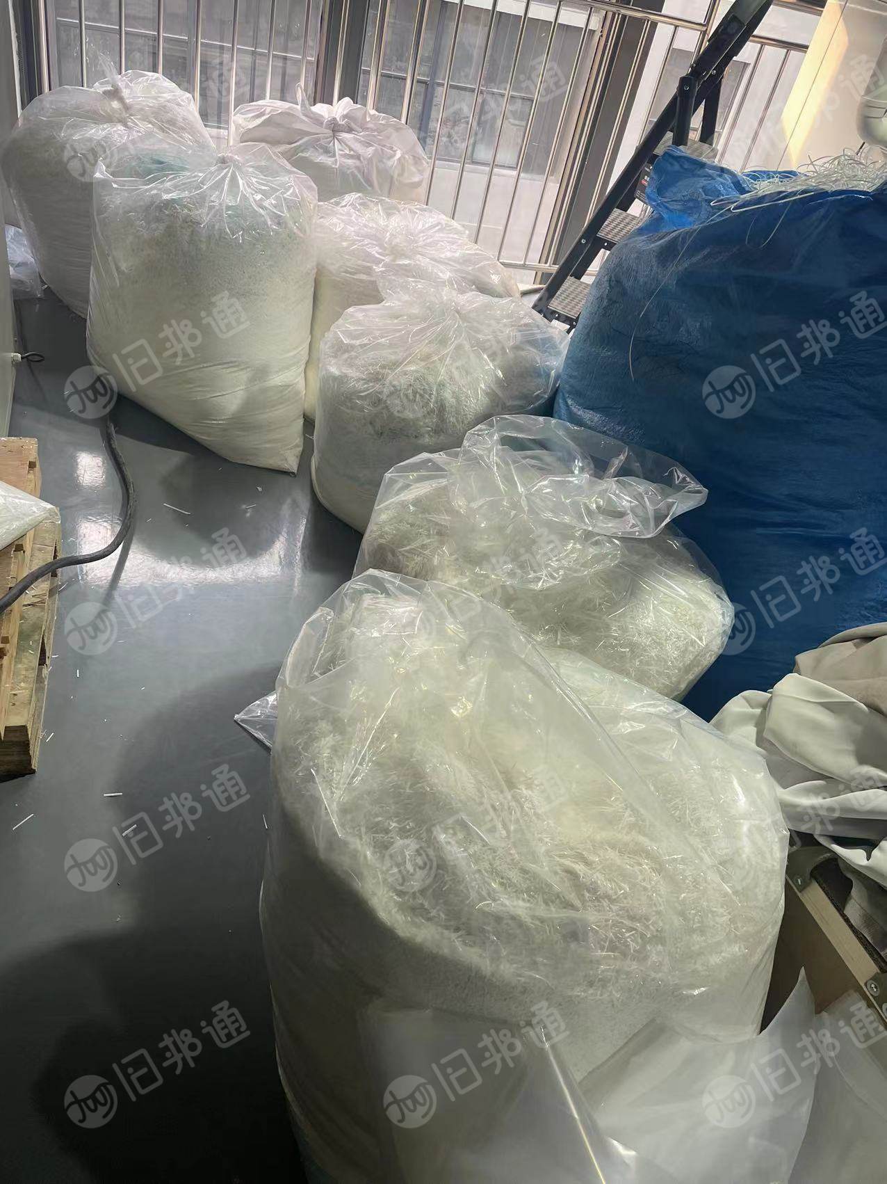 厂家处理不干胶胶盘,破碎格拉辛纸