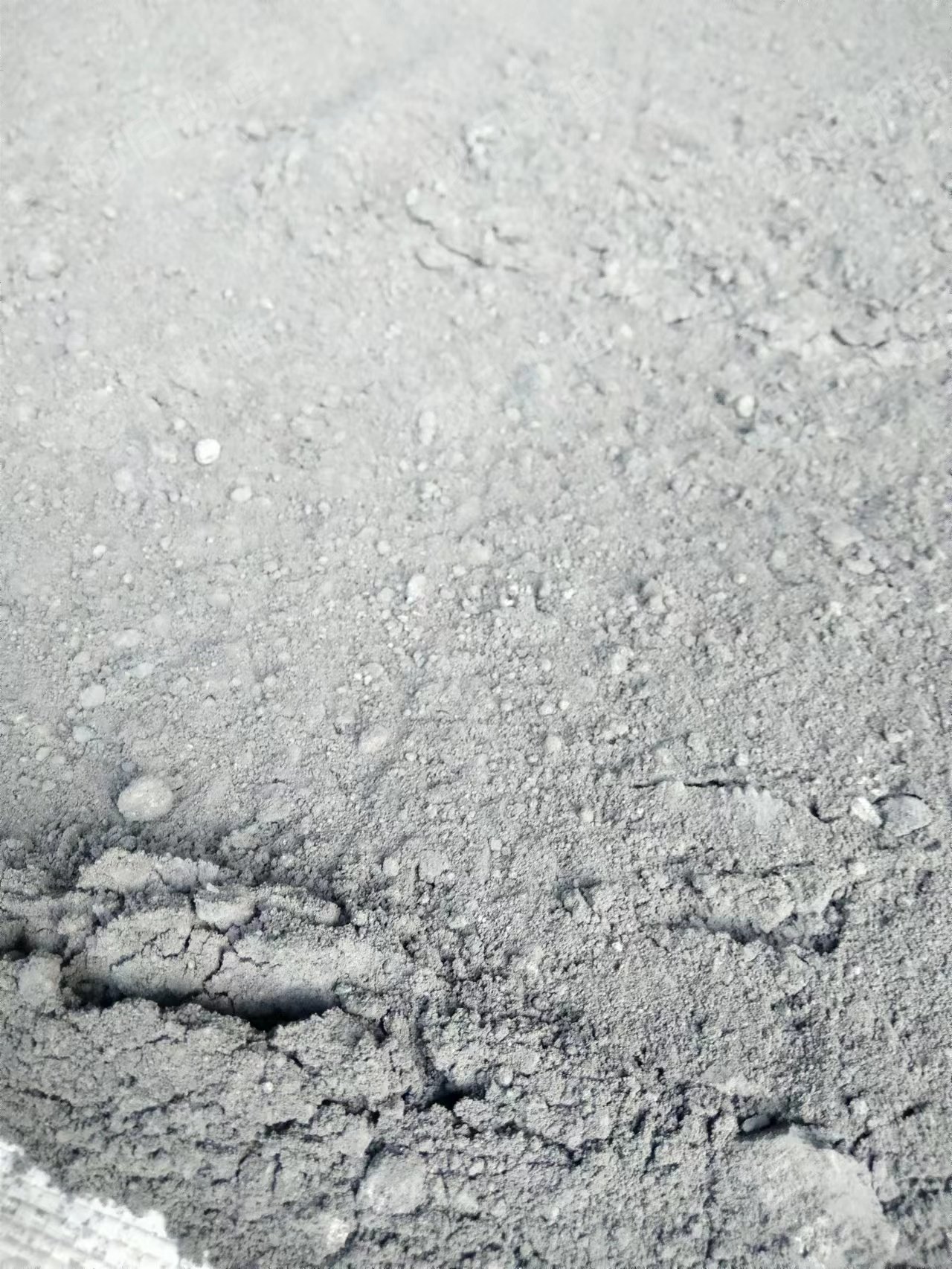 长期出售钢厂除尘灰,锌含量68.9,水分3.55