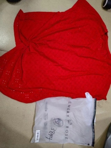 出售库存衣服，成品衣服，女装，有包装，现货1200件左右