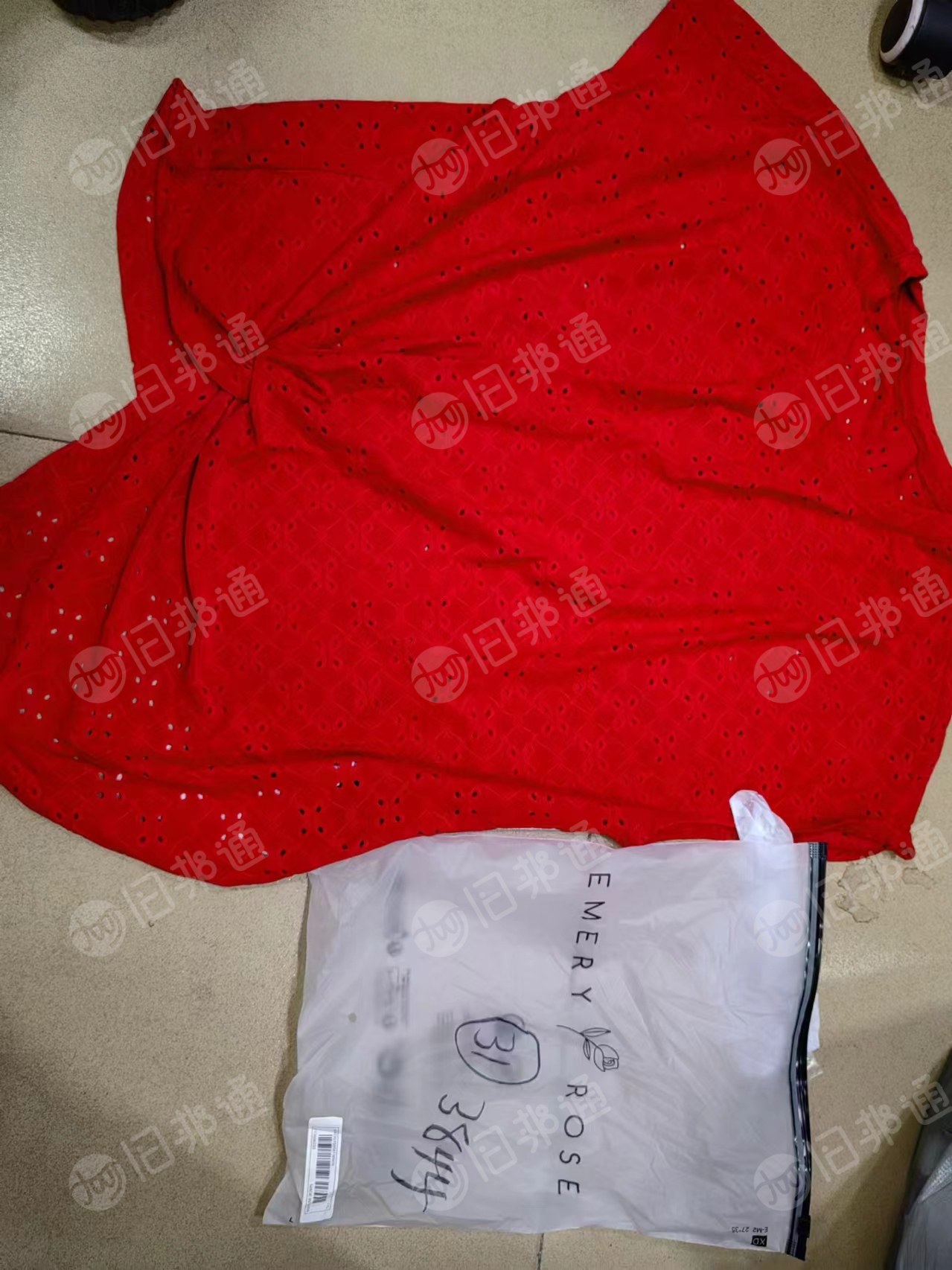 出售库存衣服,成品衣服,女装,有包装,现货1200件左右