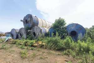 出售二手100吨铁罐子，有6个