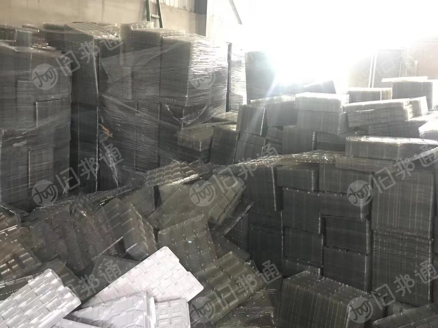 现金收购PET吸塑盒毛料,吸塑盒边角料,PET瓶胚废料 ,月需100吨
