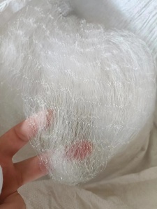 出售尼龙废丝，有灰尘，有三四十吨