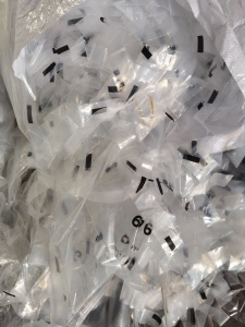 出售乳白高压刀口料