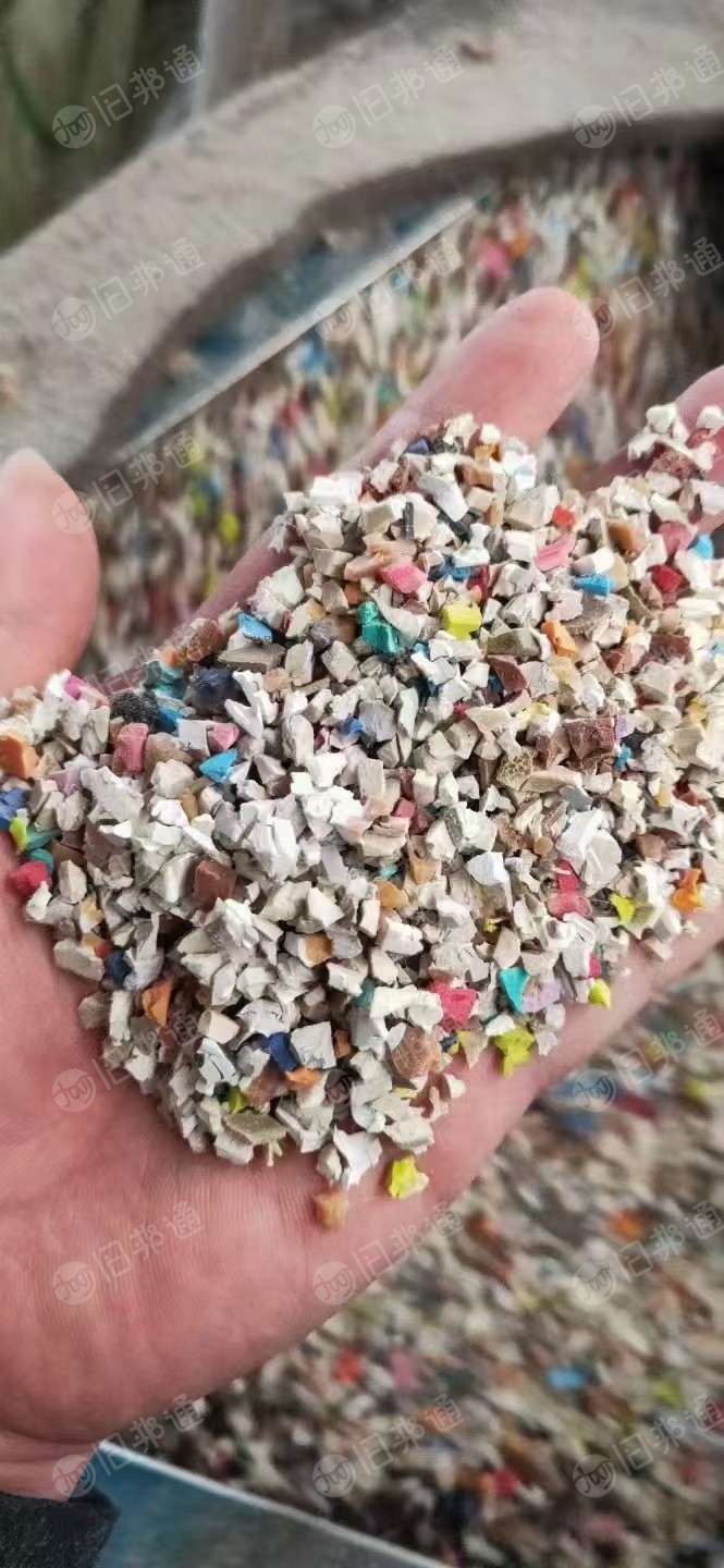 出售环保橡胶颗粒,花料橡胶,橡胶跑道颗粒,长期供应