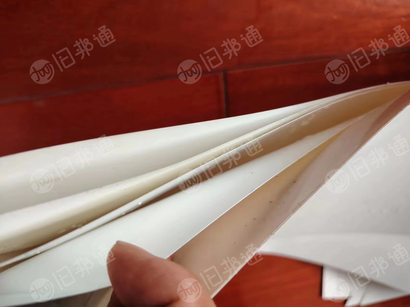 出售带胶PET厚片,轻胶,18个丝左右,现货十八九吨
