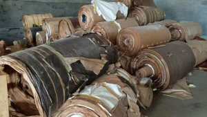 出售卷筒牛皮木纹纸，45克，宽幅1.28米