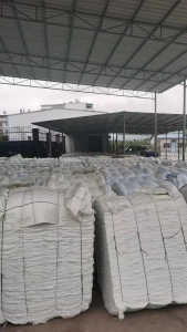 出售涤纶气囊布开花料，涤纶气囊布开松棉，含胶粉，现货够车，长期有货