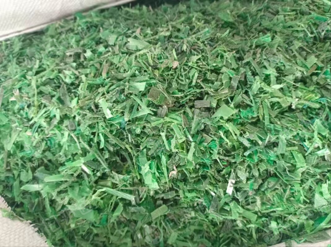 出售干粉PET打包带破碎料，塑钢带破碎料