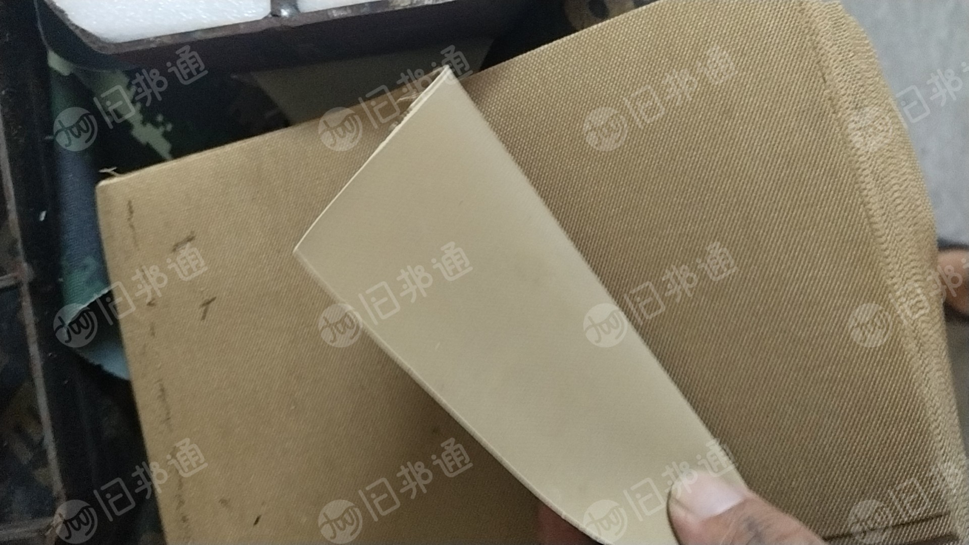出售牛津布,牛津边角料,涤纶废布,有带胶和不带胶的,长期有货