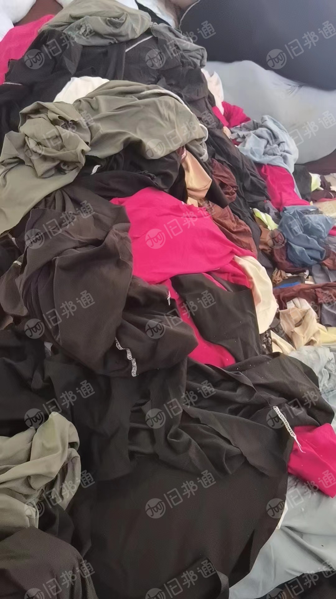 长期大量出售锦纶废布,花边,泳裤等,现货几十吨